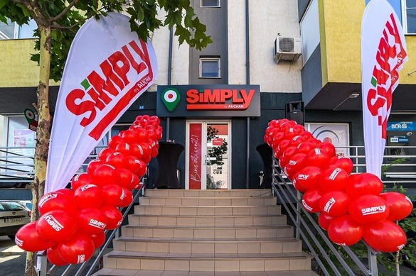 FOTO Auchan lansează în România un nou tip de magazine