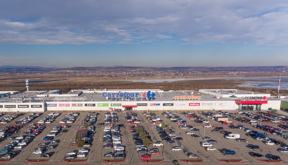 FOTO Carrefour deschide noi hipermarketuri în România, după preluarea cora 