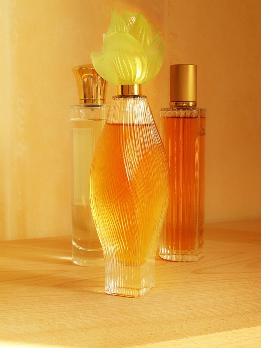 ANPC a dat amenzi de peste patru milioane de lei comercianților de produse cosmetice din toată țara 