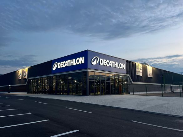 FOTO Decathlon aduce în România un nou tip de magazin