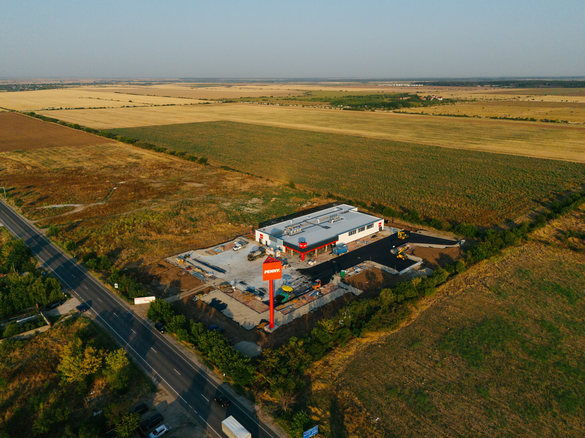 FOTO Penny lansează în România lucrările la cel mai nou depozit, cu panouri fotovoltaice. Investiții de peste 1 miliard de euro până în 2029