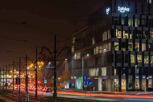 VIDEO&FOTO Cel mai mare retailer de proximitate din Polonia a început cu brandul Froo lupta cu marile magazine alimentare din România