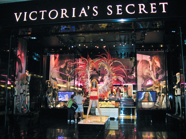 Victoria’s Secret raportează scăderi ale vânzărilor