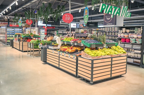 FOTO Auchan deschide în România un nou supermarket de mari dimensiuni 