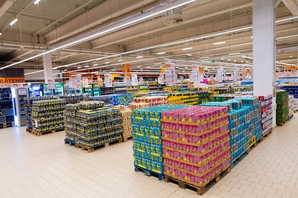 FOTO Auchan extinde în România noul concept de hipermarket