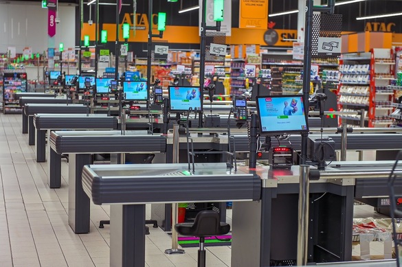 FOTO Auchan extinde în România noul concept de hipermarket