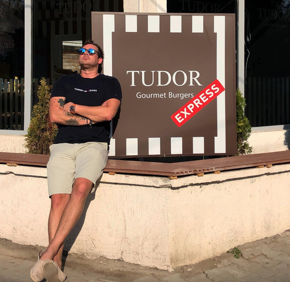 FOTO Un antreprenor se revoltă închizând afacerea după 10 ani de HoReCa: E o industrie mizeră, se va duce în cap. Vor rezista doar shaormeriile. Angajații fură mult și stau pe Instagram, livratorii sunt ceva sinistru 