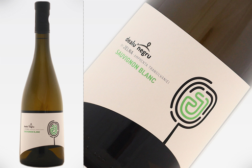 Vinul zilei: Un Sauvignon Blanc din Bistrița Năsăud, cu note olfactive de iarbă proaspăt cosită și aluzii mentolate, gust intens de mango, soc și lime. Top Wine of the Year la Authentic World Taste 2024