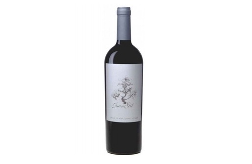 Vinul zilei: un Monastrell (Mourvèdre) cotat cu 93 de puncte Robert Parker, un vin roșu bogat și fructat, cu note impresionante de afine, smochine, coacăze negre și ciocolată amăruie