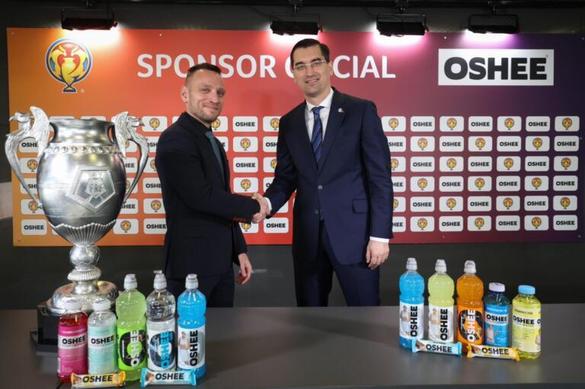 FOTO Polonezii de la OSHEE, avându-i ca ambasadori pe Lewandowski și Swiatek, proaspăt sponsori FRF, intră cu filială în România: Fiți cu ochii pe noi, avem planuri mari!