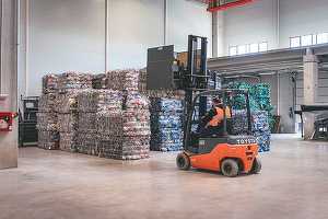 INFOGRAFIC Peste 3,36 miliarde de ambalaje au fost returnate de către consumatori până la finalul anului 2024