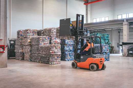 INFOGRAFIC Peste 3,36 miliarde de ambalaje au fost returnate de către consumatori până la finalul anului 2024
