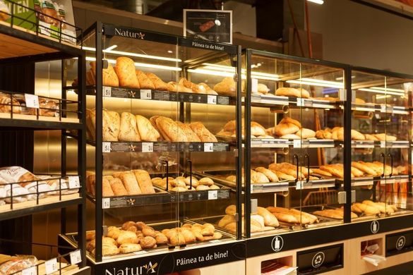 FOTO Carrefour anunță că a adus în magazinele din România 20 tipuri noi de pâine de la producători locali