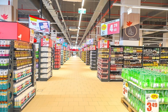 FOTO Auchan deschide un nou supermarket de mari dimensiuni în sudul Capitalei