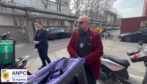 VIDEO Piedone arată cum a oprit în București, la control, livratorii Glovo, Tazz, Bolt Food