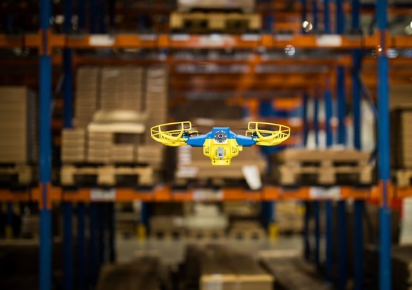 FOTO IKEA a introdus drone în magazine