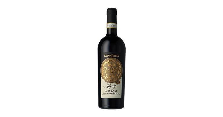 Vinul zilei: un Amarone în care se simte „esența terroir-ului” Valpolicella – gust intens și complex, elegant și puternic, cu arome de cireșe și coacăze negre. De savurat alături de vită, miel și brânzeturi cu mucegai