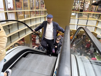 EXCLUSIV FOTO Piedone a revenit în Piața Obor, luând prin surprindere vânzătorii