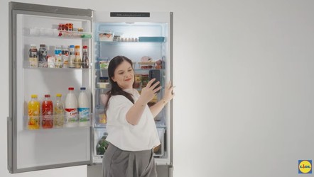 Lidl România încurajează românii să înceapă cumpărăturile…dintr-un frigider organizat: compania lansează o nouă inițiativă pentru reducerea risipei alimentare, inspirată din psihologia de retail, alături de un expert în organizare