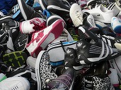 Producătorii, precum Nike, Adidas, Skechers, și retailerii îi cer lui Trump să renunțe la tarife în cazul încălțămintei