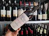 Vinul zilei: o Fetească Neagră care impresionează prin notele de prune coapte, vișine, dulceață picantă, condimente și nuanțele subtile de cacao și vanilie