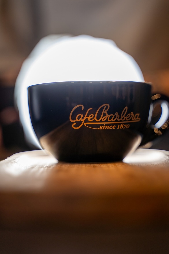 FOTO Una dintre cele mai vechi cafenele din lume intră în România CONFIRMARE