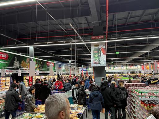 La Cocoș, în luptă cu marile companii, trece borna miliardului de lei și devine cea mai puternică rețea locală din comerțul alimentar după cifra de afaceri. Plan accelerat de extindere