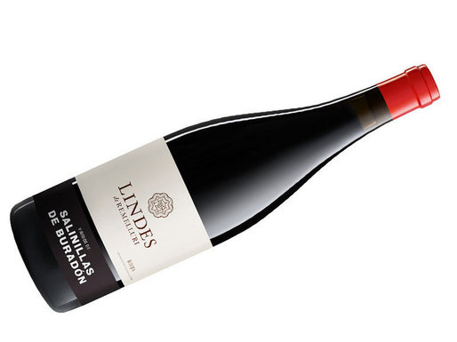 Vinul zilei: un roșu obținut din Tempranillo, Garnacha și soiuri locale din Rioja Alavesa, cu note de prune și mure, condimente și accente minerale. Cotat cu 95 de puncte Robert Parker și 93 de puncte James Suckling