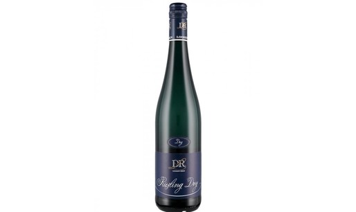 Vinul zilei: un Riesling cu note de flori, măr verde, citrice, lime și pepene galben. Ideal alături de fructe de mare, carne de pasăre,  sau preparate condimentate