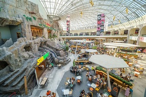 INFOGRAFIC Mall-urile din România, cele mai mari încasări din istoria pieței moderne de retail în pofida inflației. Nouă schimbare de lider și o eliminare din clasament