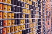 Tarifele lui Trump pentru metale schimbă ambalajele produselor din magazinele americane: de la conserve la cartoane