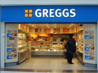 Valul de căldură lovește vânzările Greggs, lanțul britanic de patiserii renumit pentru cârnații săi în aluat