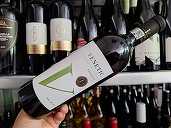 Vinul zilei: o Crâmpoșie răcoritoare și sprintenă, cu arome de mere verzi, lime și flori albe. Un vin ideal pentru sushi, salate și vară
