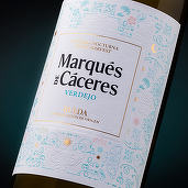 Vinul zilei: un Verdejo etalon pentru vinurile albe din Rueda, cu arome olfactive de iasomie și coajă de citrice. Pe palat, note de grapefruit alb, kiwi și lime. Savuros alături de fructe de mare, pește, pui sau brânzeturi