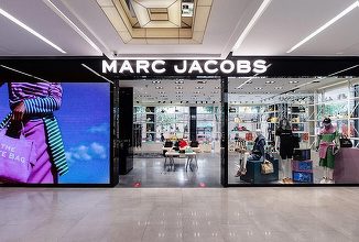 LVMH negociază vânzarea brandului Marc Jacobs într-o tranzacție estimată la 1 miliard de dolari