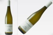 Vinul zilei: un Gewurztraminer din „Toscana Germaniei”, bine echilibrat, cu arome de busuioc, coajă de portocală și peltea de gutui. Savuros alături de sarmale bine condimentate, urmate de plăcintă cu brânză de vaci și stafide