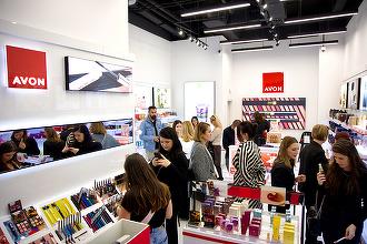 Avon a fost vândut, acțiunile explodează