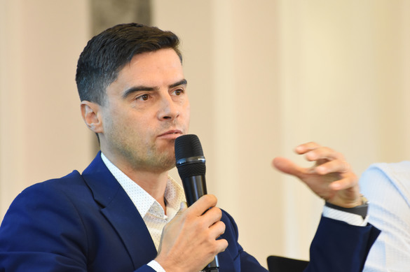 VIDEO Anunț surpriză la Profit E-commerce - Vinzi online bunuri personale peste 10.00 lei? Te ia ANAF la ochi. Platformele chinezești au intrat “ca prin brânză”. Noul impozit împinge la colaps. Înainte să plec de la birou am pierdut o mare comandă!