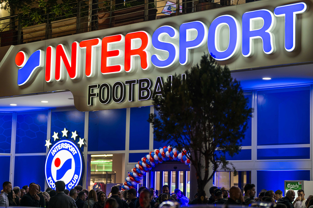FOTO SURPRIZĂ Grecii de la Fourlis aduc în România un nou format de magazin Intersport