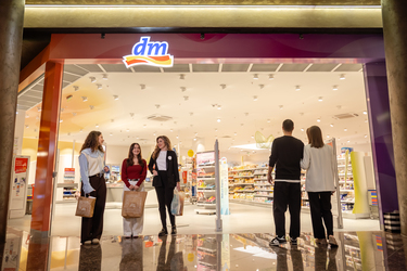 dm drogerie markt își crește afacerile în România 