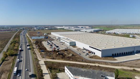 LPP deschide în România un depozit automatizat, benzi de 1 km FOTO