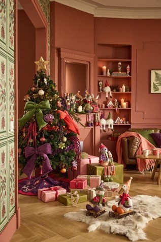 Cum se reinventează decorul de Crăciun în 2025: trei stiluri de design interior din colecțiile Actuel, gamă proprie Auchan