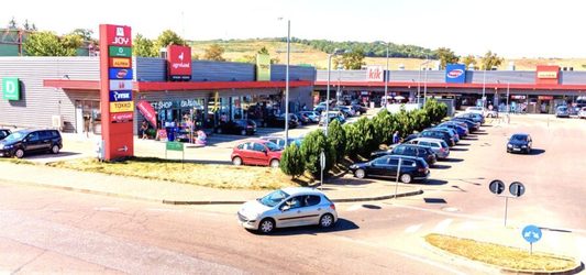 Centru comercial pe o fostă fabrică. Investiție de 4 milioane de euro 