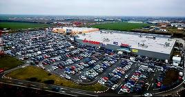 La Cocoș a dat iar lovitura. Trafic blocat în oraș la deschiderea noului magazin VIDEO&FOTO