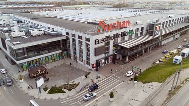 FOTO Platformă-emblemă a regimului Ceaușescu, la vânzare. Terenul rămas al fostei platforme Electroputere este ofertat