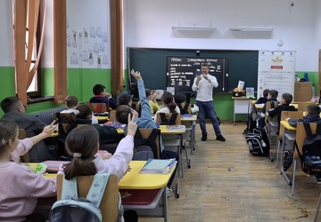 Au început „Lecțiile Gustului”, turneul educațional care aduce în școlile din București noțiuni practice despre alimentație sănătoasă 