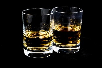 Unul dintre cei mai mari producători de whisky din lume oprește producția de bourbon timp de un an