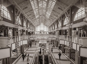 Vânzările retailerilor din Statele Unite au crescut în sezonul sărbătorilor