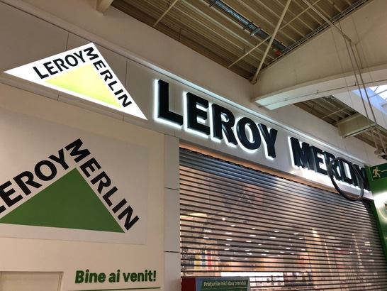 Afiș controversat în magazinele Leroy Merlin FOTO