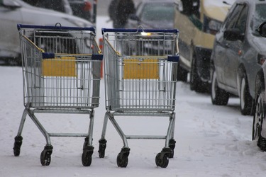 Boicotarea produselor americane în magazine - Tot mai mulți europeni intră pe aplicații care ajută la evitarea produsele americane 